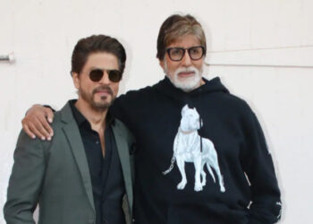 Shah Rukh Khan wishes Amitabh Bachchan on his 80th birthday