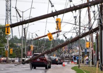 Nearly a million homes lose power in Canada storms