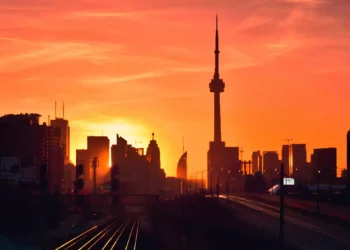 Two-day heat warning in effect for Toronto