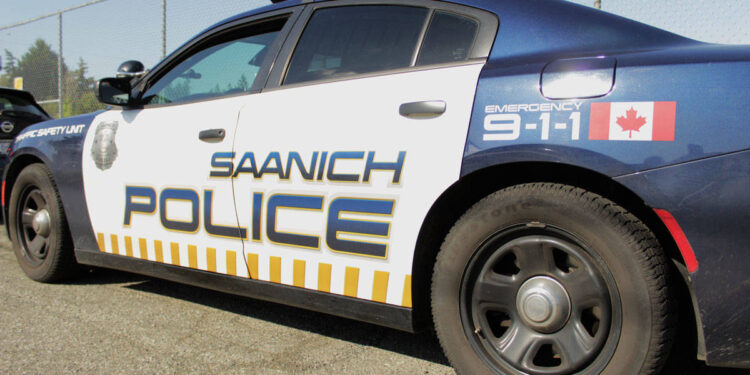 6 police officers wounded, 2 suspects dead in exchange of gunfire at Saanich, B.C., bank