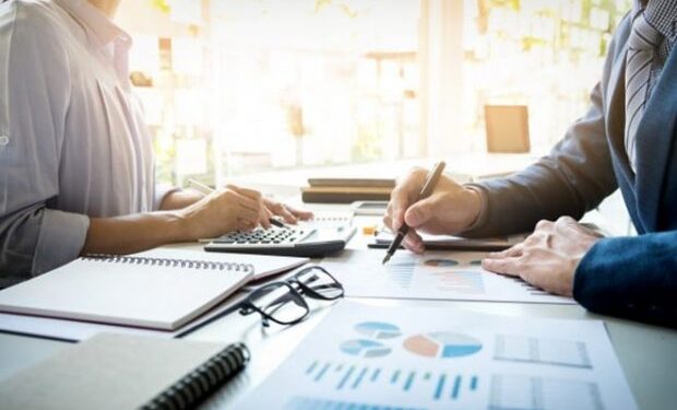 8 Tips on How to Manage Your Finances