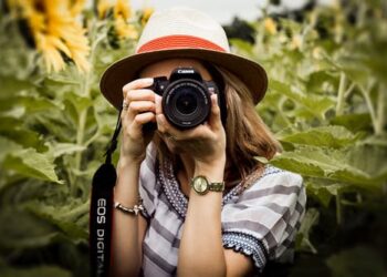 Earn Money Selling Photos on the Internet: Guide to Stock Photography