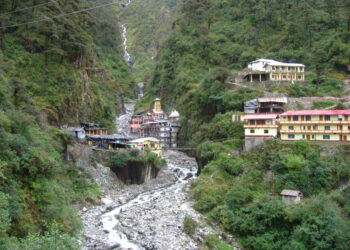 8 Best Places to visit in Yamunotri Dham