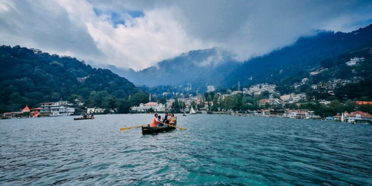 6 Best Winter Holiday Destinations in Uttarakhand