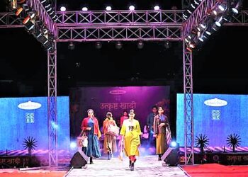 The spectacular ‘Khadi Fashion Show’ mesmerizes audience on the White Rann of Kutch