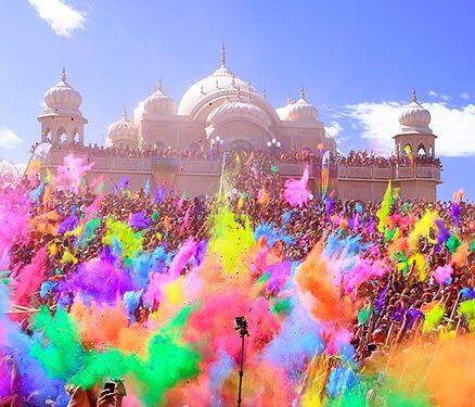 Embrace the Colors: Experience the Vibrant Traditions of Braj Holi Festival!