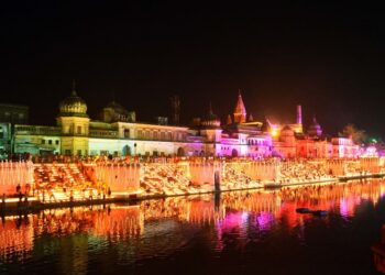 Ayodhya’s Night: A Deepotsav Delight!