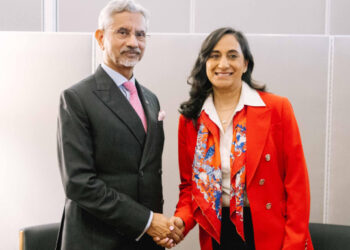 Minister Anand meets with India’s Minister of External Affairs