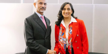 Minister Anand meets with India’s Minister of External Affairs